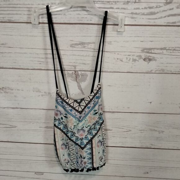 No Boundaries woman's like halter top - Picture 1 of 6